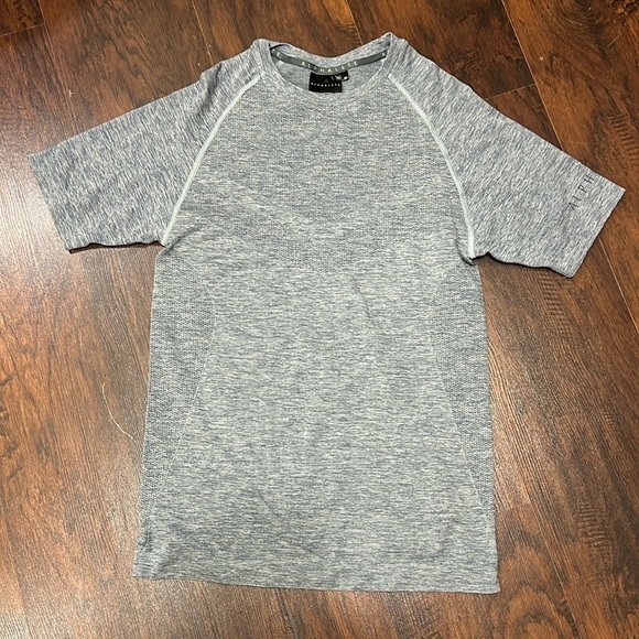 ALPHALETE MUSCLE SHIRT GYM SHIRT MEDIUM VERY STRETCHY - Picture 1 of 9